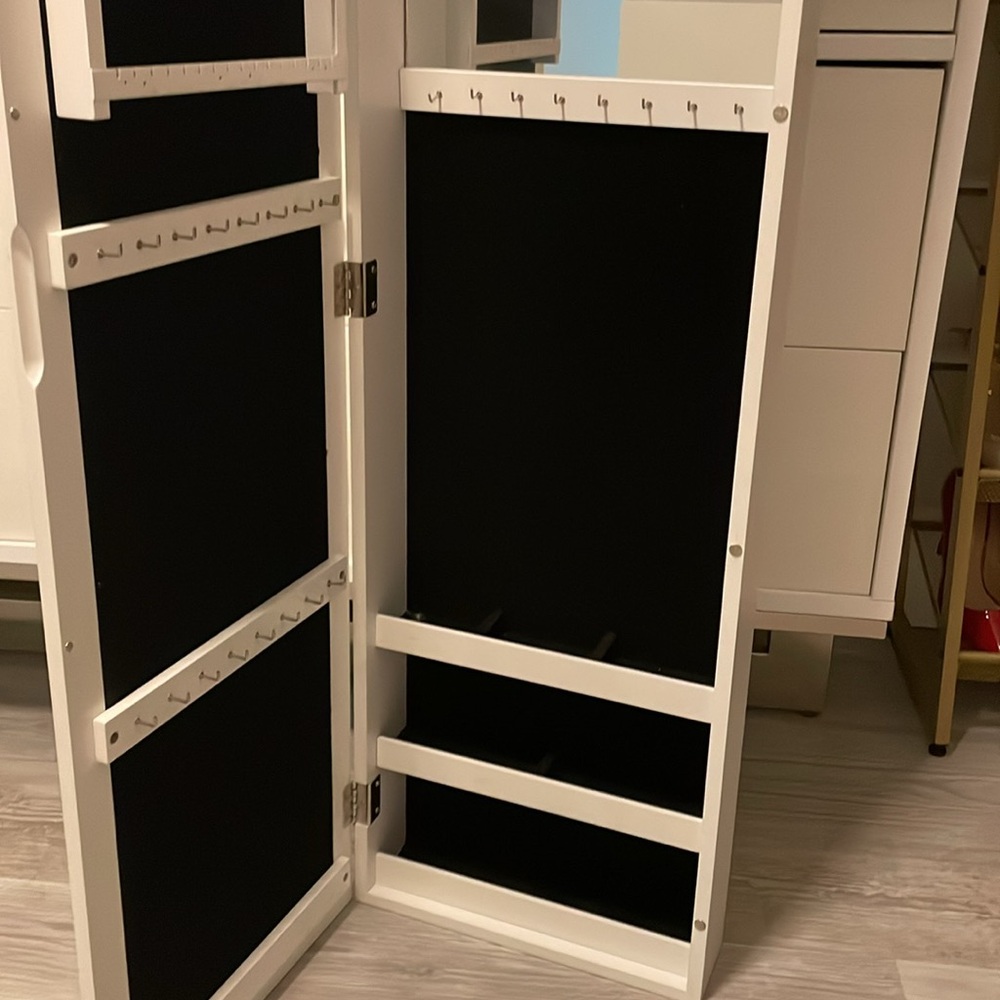 JEWELRY CASE. - Picture 7 of 7